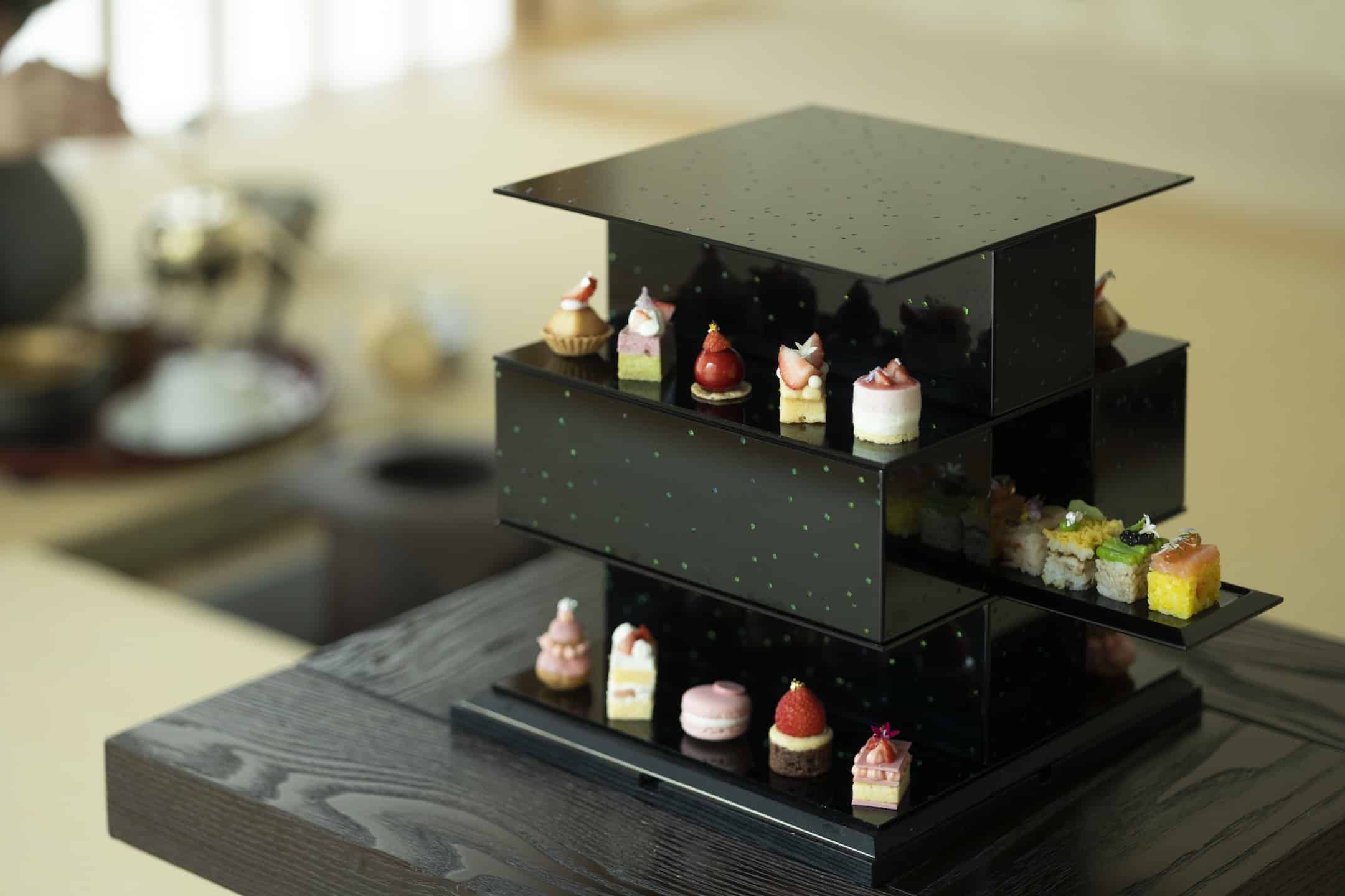 【星のや東京】「発酵食品×苺」を10種類のミニャルディーズで味わえる「苺薫るアフタヌーンティー」を提供 ～「Nipponキュイジーヌ ～発酵～」と江戸文化を代表する茶の湯を掛け合わせたアフタヌーンティー～｜期間：2023年1月7日～5月31日