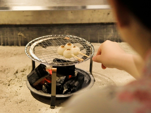 焼き団子が愉しめる囲炉裏　※焼き団子は7月以降開始予定