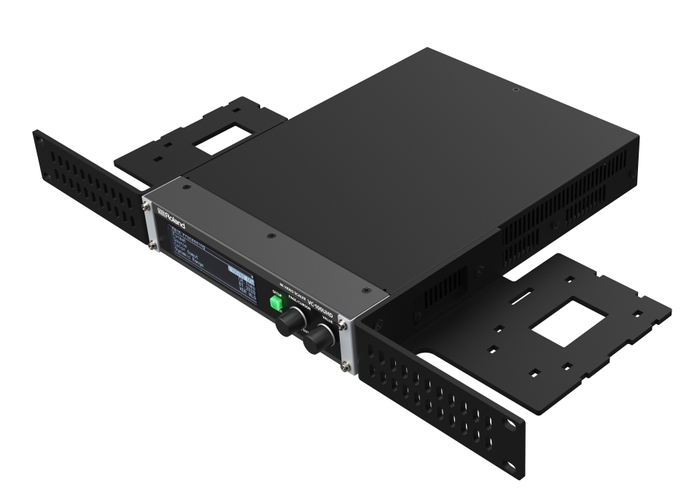 『VC-100UHD』(ラック・マウント・アングルを取り付けた状態)