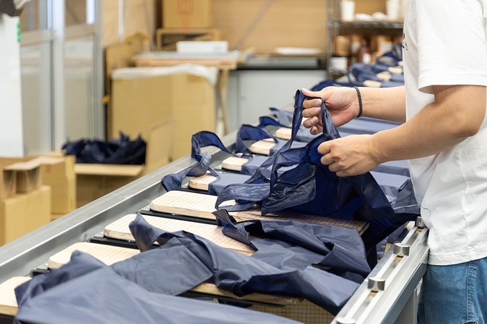 商品への名入れ風景