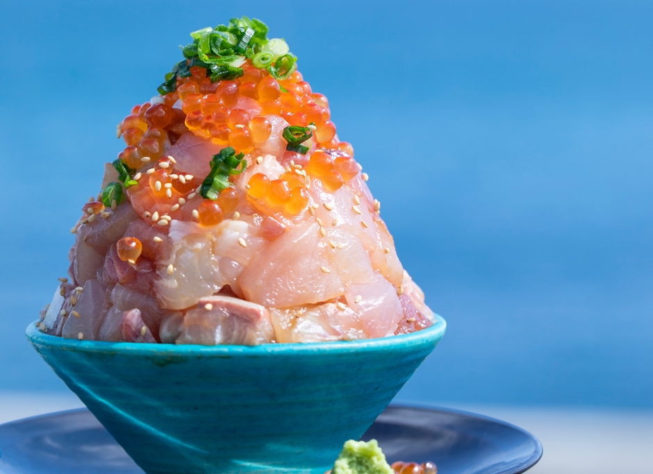 海鮮てっぺん丼　2,728円(税込)