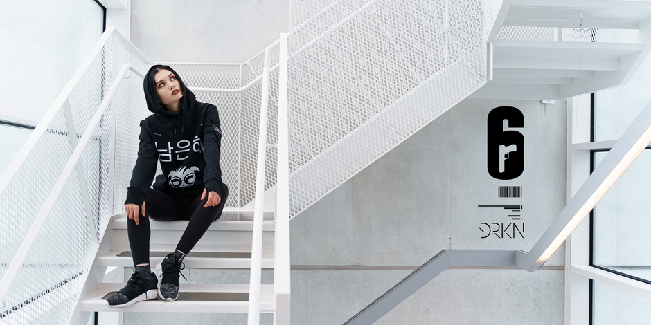 6 SIEGE DOKKAEBIプルオーバーパーカー