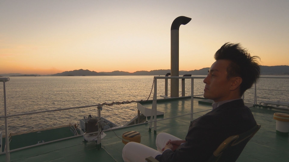 (2)夕陽からネオンへ！瀬戸内クルーズ