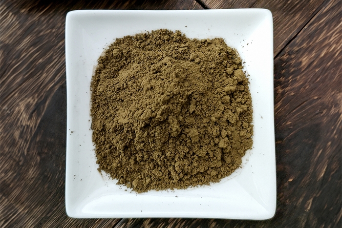 独自の焙煎方法で仕上げたほうじ茶を粉末に加工