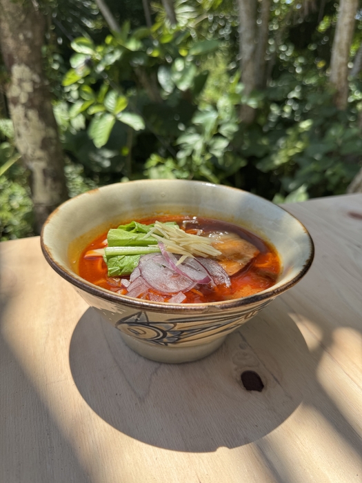 『Kakeru沖縄Sobaスパイスカレー仕立て』