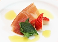3月 ハモンセラーノの イチゴ添え
