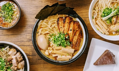 「塩釜駅」より徒歩11分『麺屋 タカモト 留ケ谷店』は鰹だしが利いた濃厚とんこつラーメンが人気のお店！Findサービスで情報を公開中