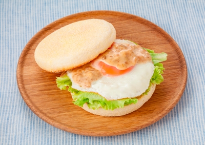 エッグてりやきバーガー(てりやきソース&マヨ使用)