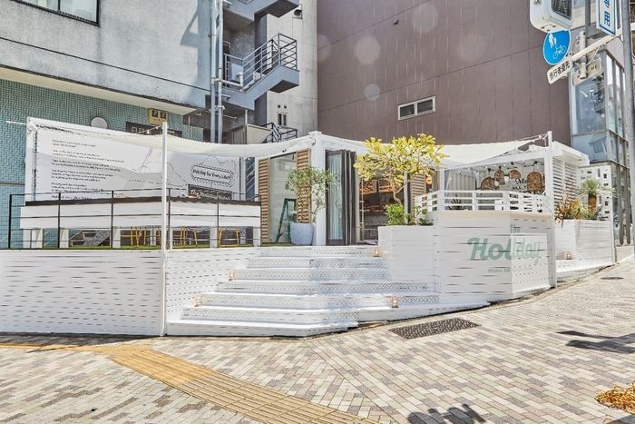 開催場所 The Holiday Lounge外観