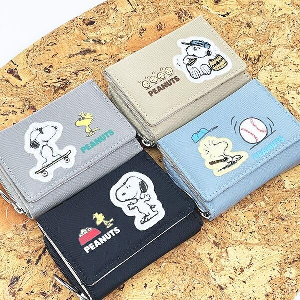 スヌーピーの三つ折り財布