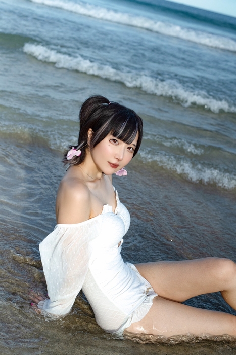 人気コスプレイヤーの夏城陽詩さん。当日はゲームの主人公「ツーサンズ」をイメージした衣裳で登場！