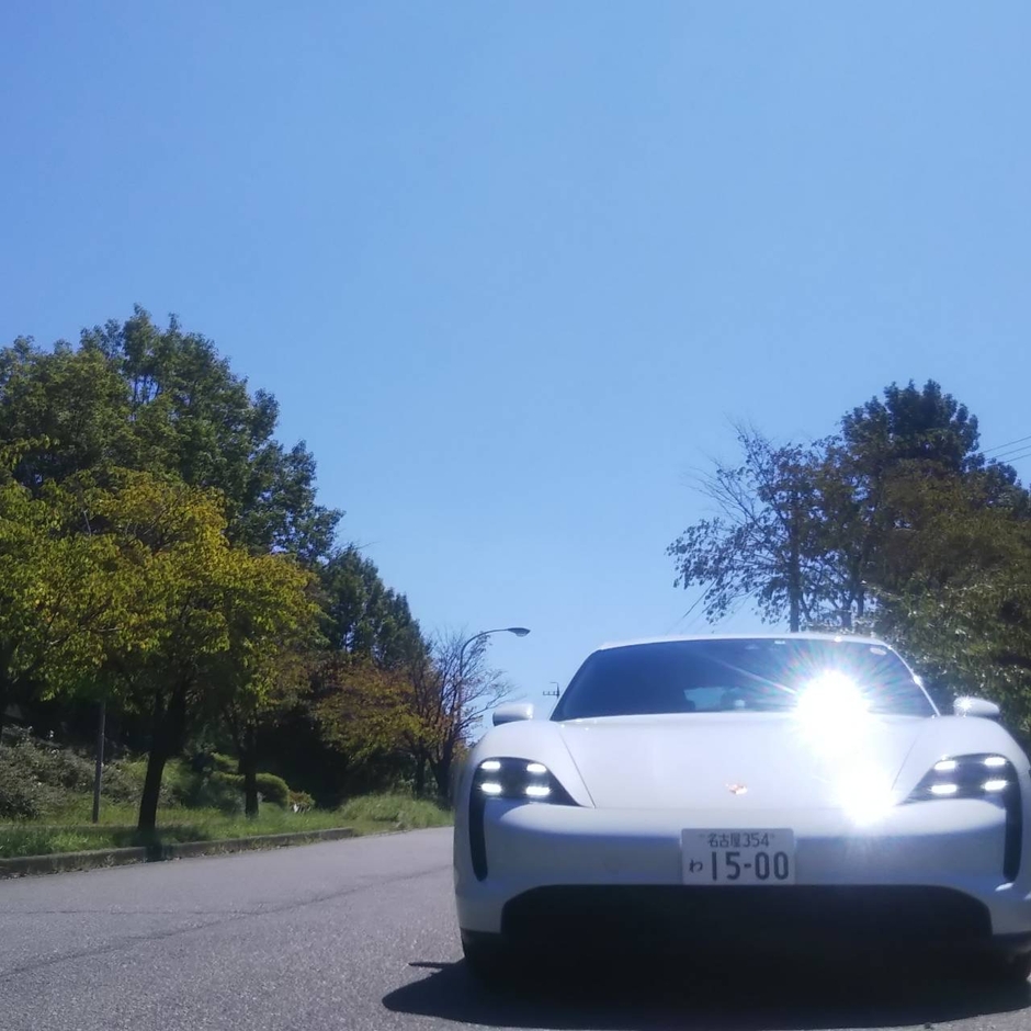 EVでもやっぱりポルシェ!