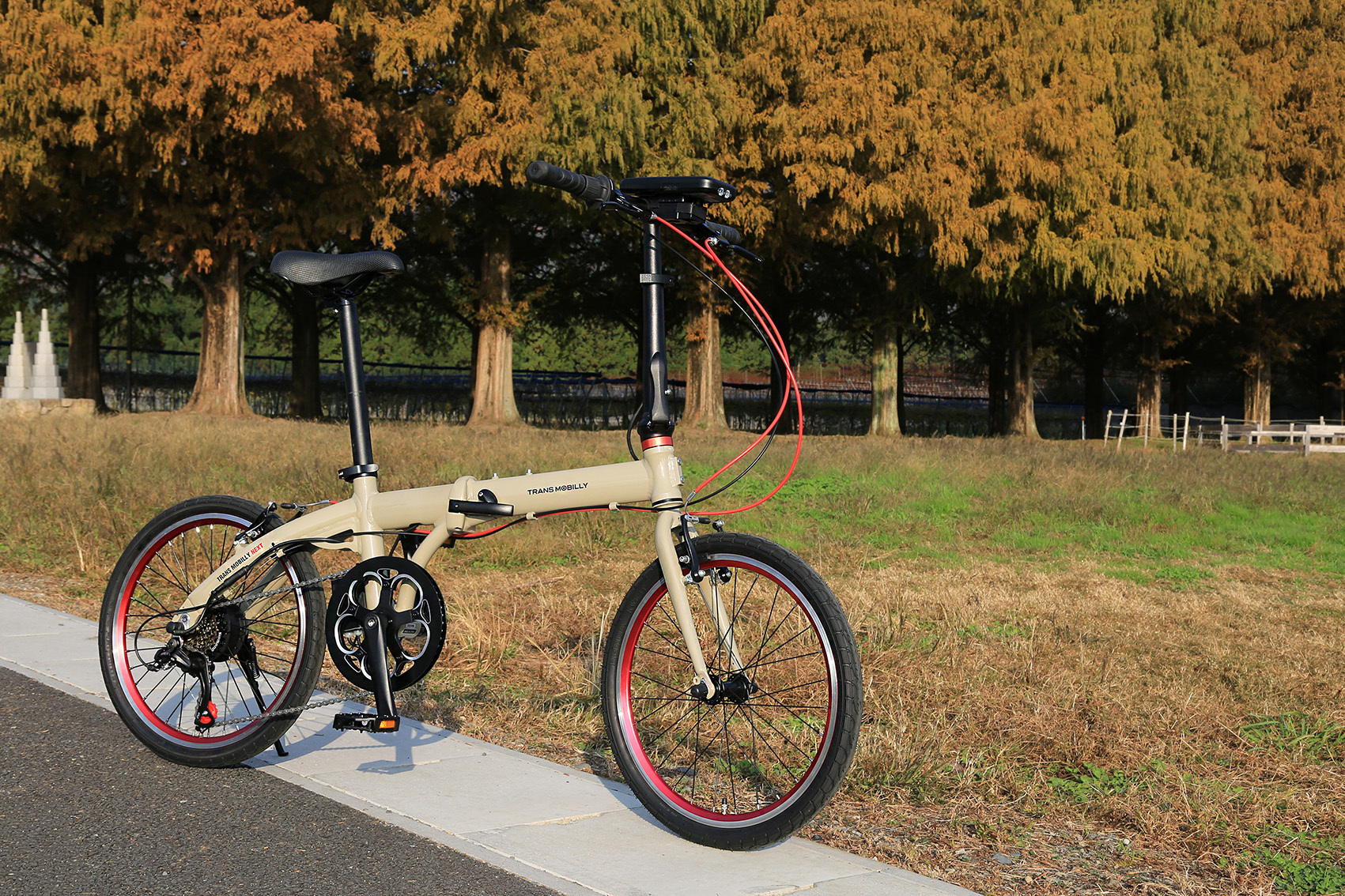 持ち運ぶためにつくられた電動アシスト自転車 「TRANS MOBILLY NEXT