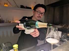 本来は高価なフランス・イタリアワインを、原価＋500円で代々木に誕生する“体験型ワインラボ”「坂本ワイン研究所」オープン