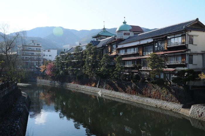 松川(東海館)