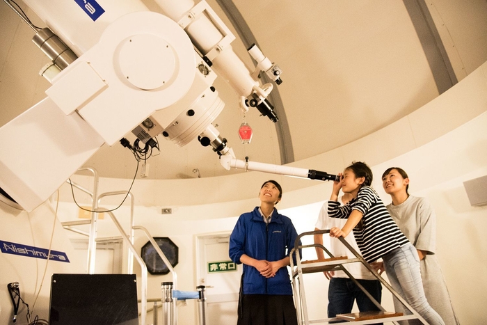 ホテルに隣接する天文台を使ったスターウォッチング (休暇村南淡路・瀬戸内海国立公園)