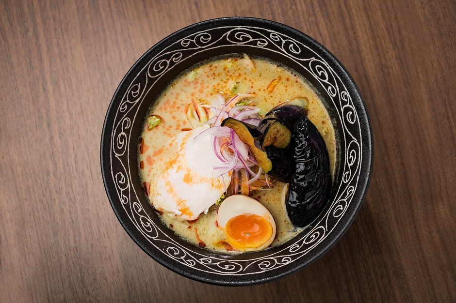 揚げ茄子グリーンカレーヌードル