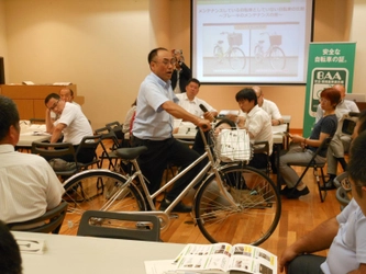 ＜自転車の安全利用促進委員会レポート＞ 高校生ヘルメット着用義務化に向け、 自転車通学指導について学ぶ 教員向け『自転車通学指導セミナー』を 大分県で開催しました