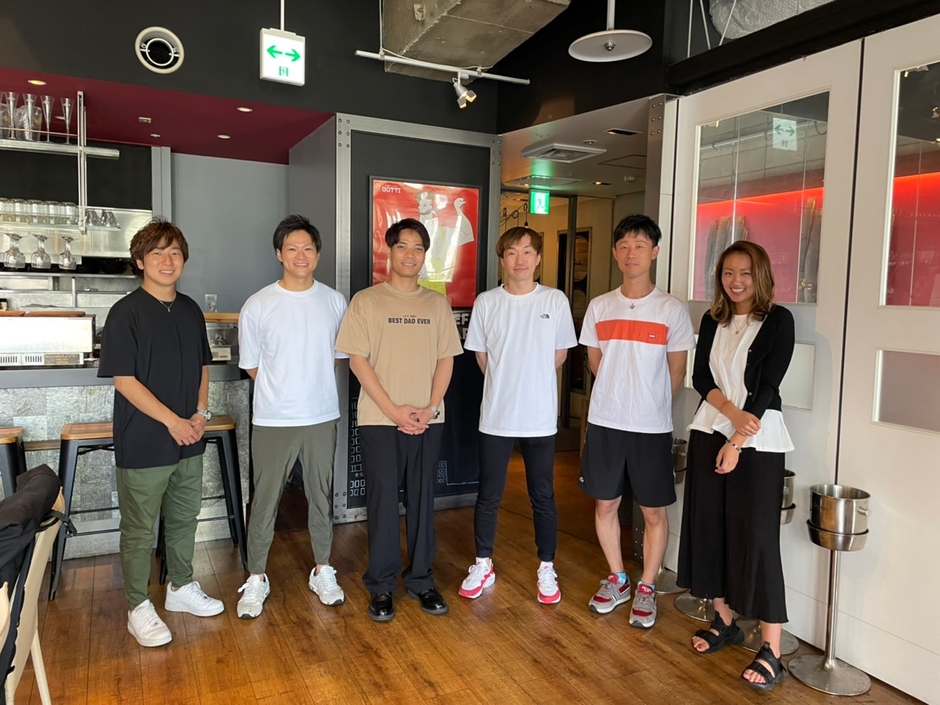 カンボジア人を呼んで料理指導の様子