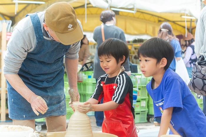 ろくろ実演の様子