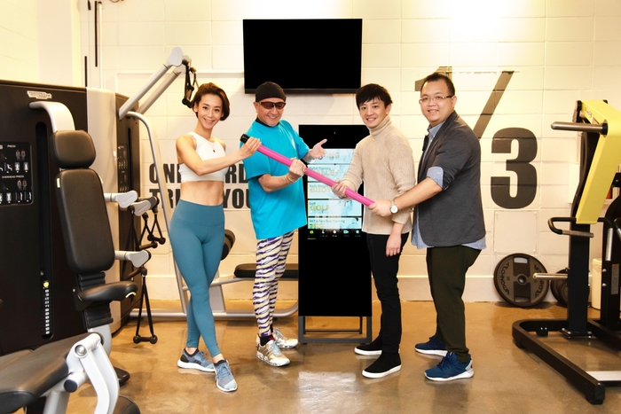 デューク更家氏(左から2人目)株式会社One Third Residence 代表取締役 蘇 乾聞(右から二人目)