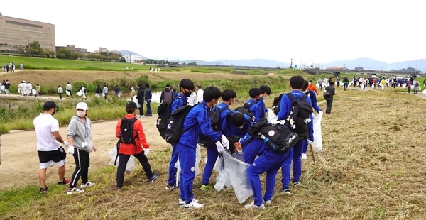 令和4年（2022年度）開催の「I LOVE 遠賀川」の様子