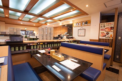 活魚回転寿司 網元伊豆 店内