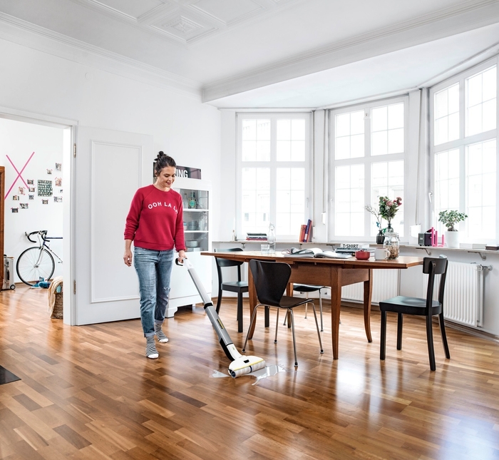 特長3:立ったまま楽に水拭き