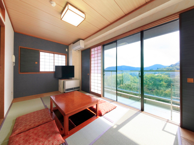 客室から望む箱根の山々