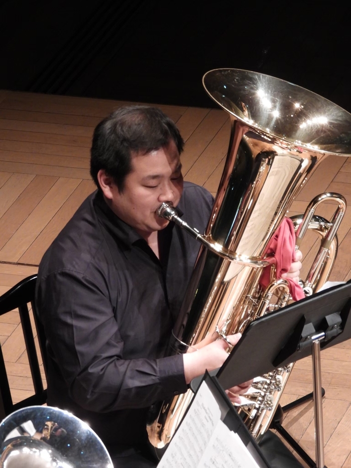 チューバ奏者 北畠真司