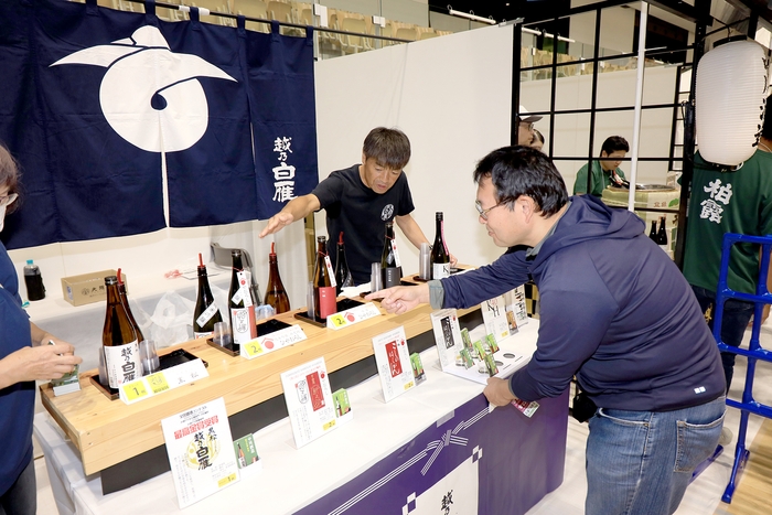 各酒蔵が自慢の地酒を提供