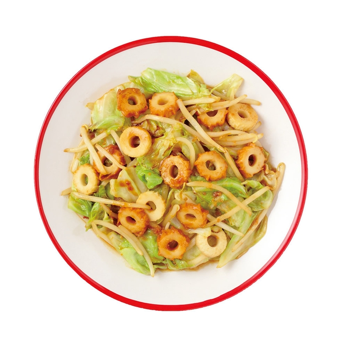 「THEリアル節約ごはん」より、味はすれども肉はなしの「回鍋ちくわ」。キャベツ+もやしでかさ増しもバッチリ