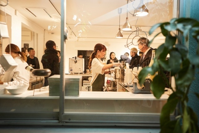 多くの来店者で賑わう「SAKUU 茶空」