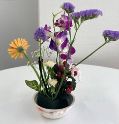お花で子どもの心を育てる「キッズベリー花育ラボ」が 自由研究にぴったりな夏のイベントを 通学・オンラインの両方で開催