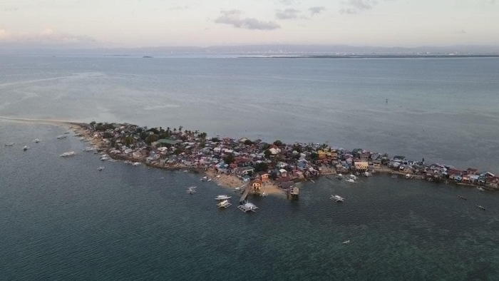 スラムの島パンダノン島全景
