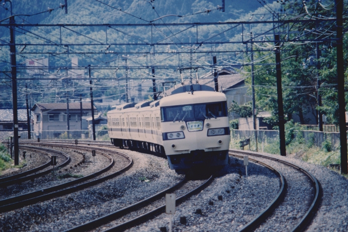 3代目117系(提供:京都鉄道博物館)