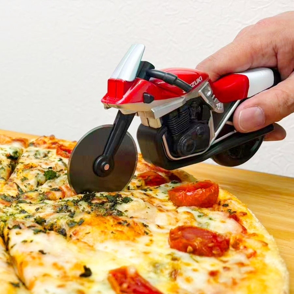 スズキのKATANA型ピザカッター「ピザカッターナ」
