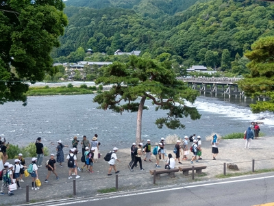 「京都嵐山ブランドを大切にした店舗づくり」