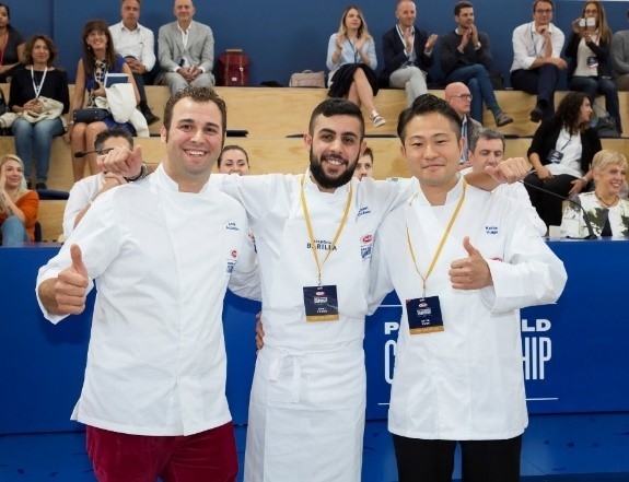 「BPWC 2017」ファイナリスト (右が弓削シェフ、 左がチャンピオンのロタシェフ)