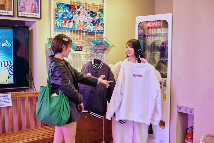 オリジナルの脳汁グッズも売り切れ続出