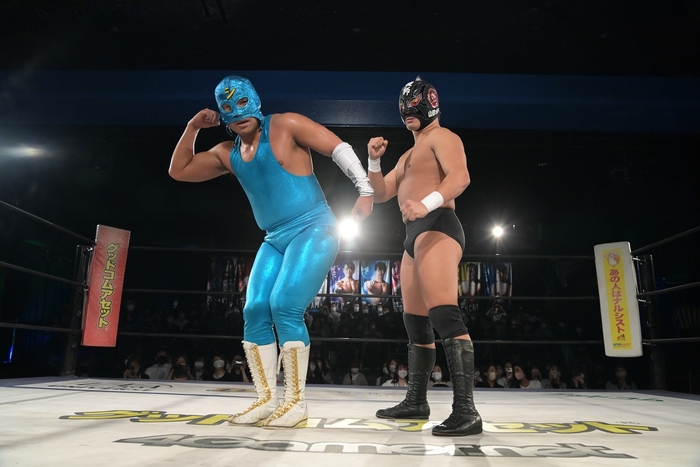 5.8 鹿児島・志布志市「うなぎの駅」大会でタッグを組むシシャモパワーと鰻マスク 写真提供:DDT