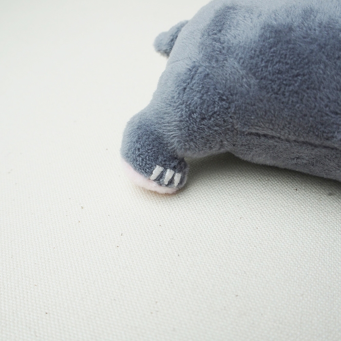 ツキノワグマ新生児　爪の刺繍