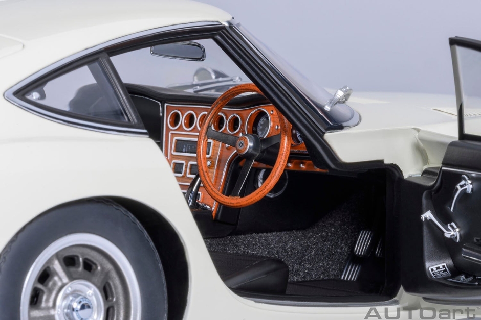 オートアート社製トヨタ 2000GT 1967