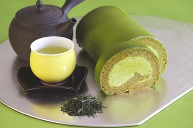 父の日ギフトに最適！ 「米粉の新茶生チョコロールケーキ2022」 のお取り寄せ販売を6月3日より開始