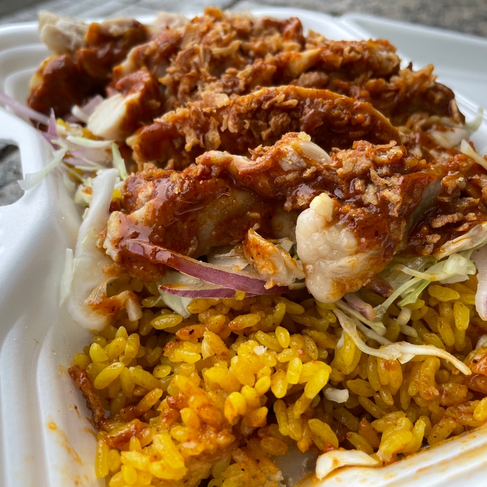 スパイシーカレーソースでターメリックライスがすすむ!