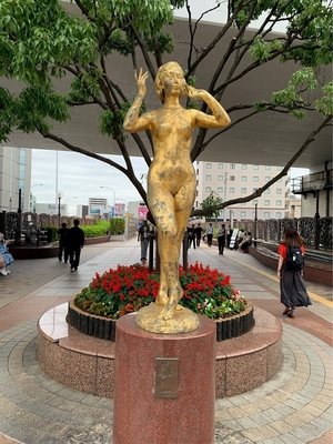 今年度のメンテナンス予定作品 （田端ふれあい橋　川﨑普照「華」）