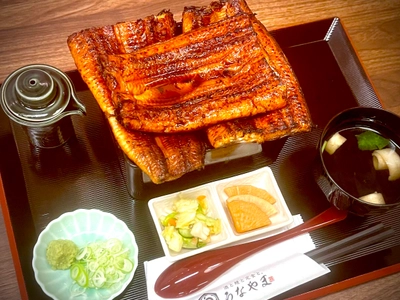 【藤沢駅南口徒歩2分】鰻2匹分が山を成す！ 『酒と鰻と定食と。うなやま』が、 驚愕の「マウンテン重」を4,800円(税込)で提供開始