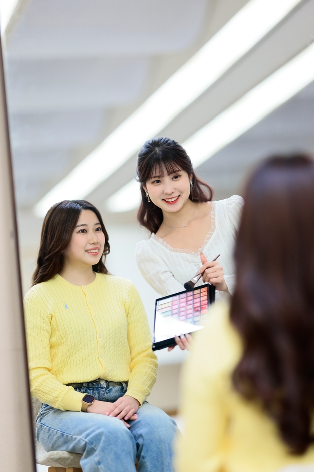 ビューティ&ウェルネス専門職大学 メイク体験