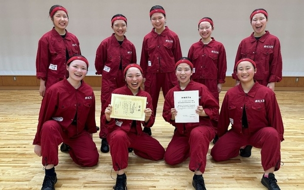 全国大会出場を決めたダンス部メンバー