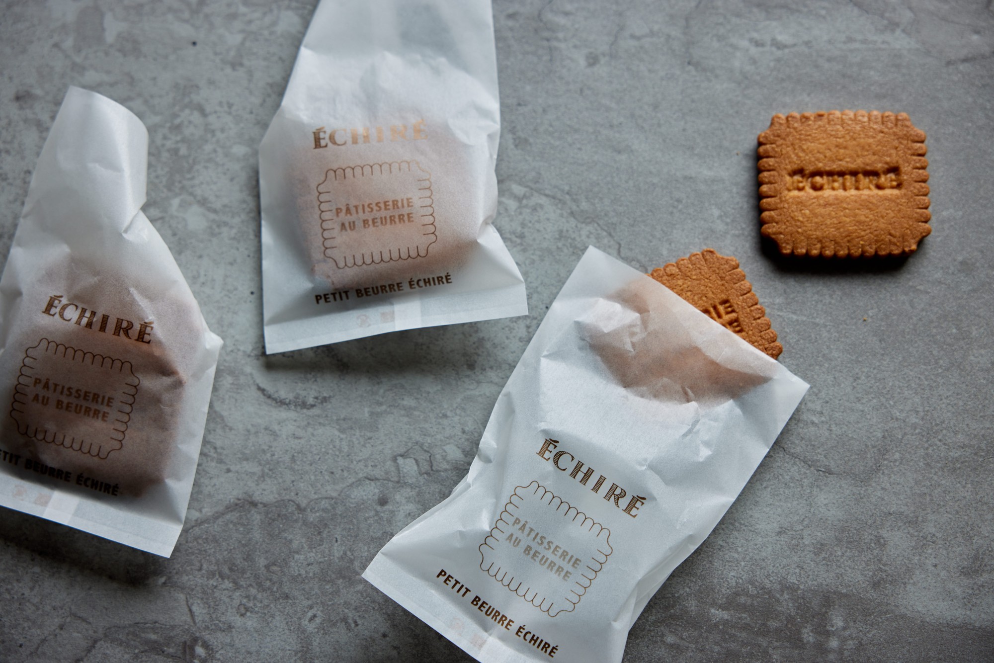 エシレ・パティスリー オ ブール　
大好評！できたてサブレが首都圏3店舗に待望の登場
「プティブール・エシレ（2枚入）」2026年4月1日（水）新発売